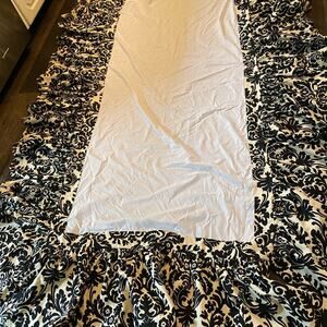 Like New! Eastern Accents Twin Size Bedding Bed Skirt
